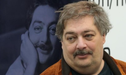 Yazıçıya 7 il həbs cəzası verildi 