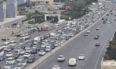 Bu yollarda tıxac var 