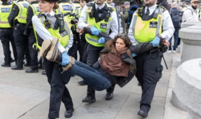 London polisi etiraz aksiyasında onlarla insanı həbs edib 