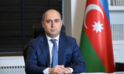 Nazir müəllimləri təbrik etdi 
