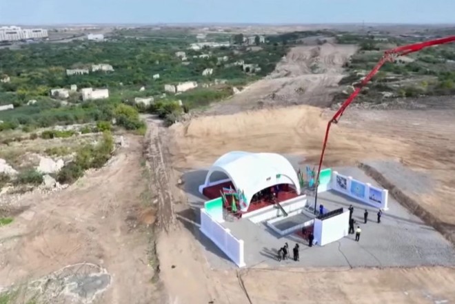 Füzuli məscidinin təməli qoyuldu