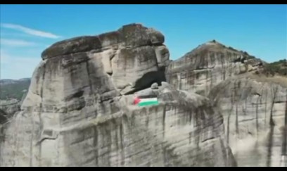 Yunanıstanda Meteora qayalarına nəhəng Fələstin bayrağı asıldı