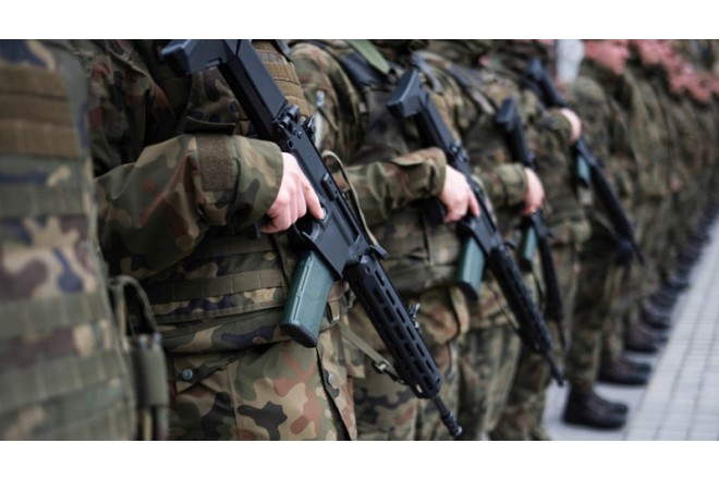 Polşa hərbi təlim proqramını genişləndirir: Minlərlə insan iştirak edəcək