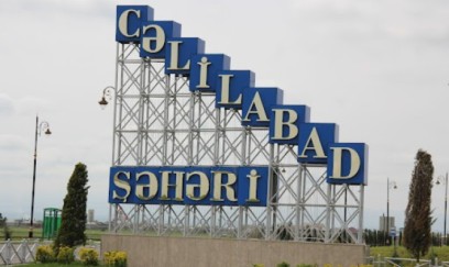 Cəlilabadda müəllimlər dərsə görə bir-birini YUMRUQLADI