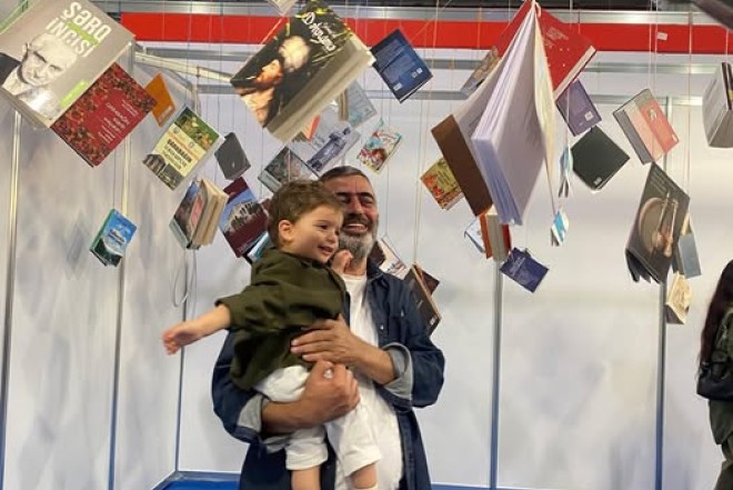 Asılan kitablar 
