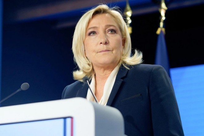 Le Pen Fransadakı siyasi vəziyyəti "tamaşa" adlandırıb