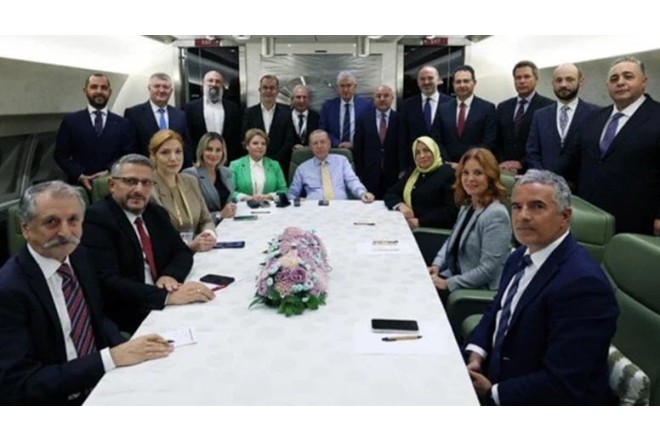 Ərdoğandan foto açıqlaması: “O kadr, Türkiyənin həqiqi fotosudur”