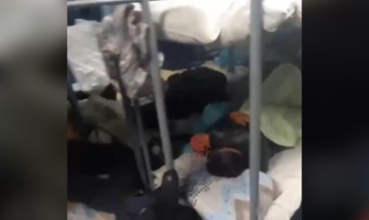 Azərbaycan vətəndaşları Rusiyada aeroportda saxlanılıb - VIDEO