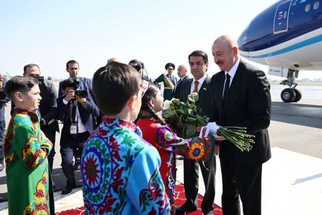 İlham Əliyev Tacikistanda belə qarşılandı – VİDEO