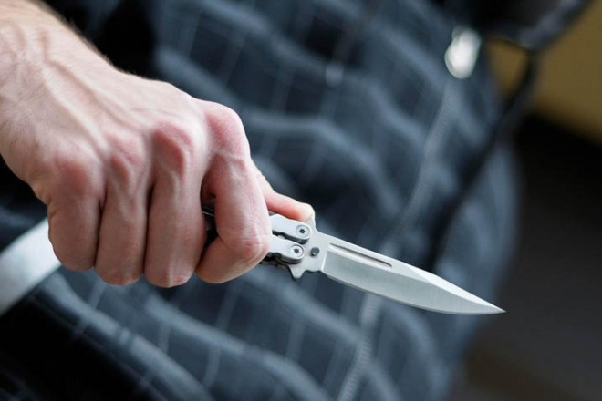 Lənkəranda qardaşı tərəfindən bıçaqlanan 22 yaşlı kişi xəstəxanada ölüb 