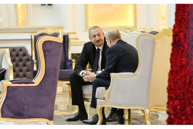 Putin Əliyevlə görüşdən əvvəl Moskvaya zəng edib