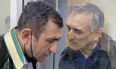Tanınmış vəkilin fəaliyyəti dayandırılıb