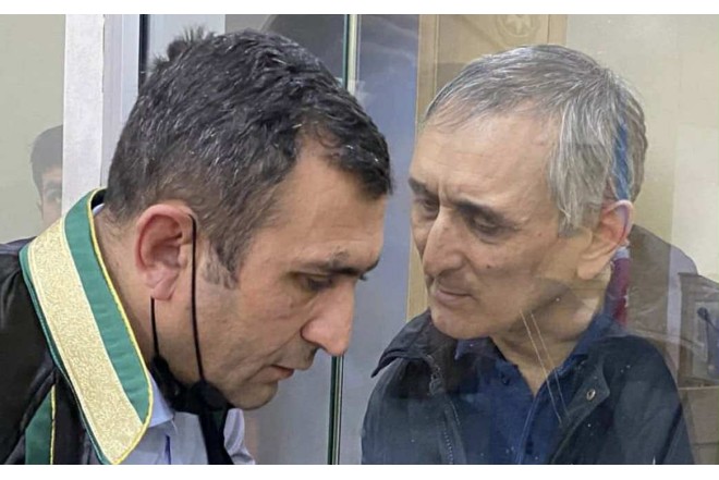 Tanınmış vəkilin fəaliyyəti dayandırılıb