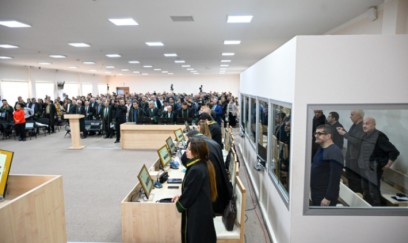 Ermənistan ordusunun əsirlərə işgəncə verməsi ilə bağlı sübutlar məhkəmədə nümayiş edilib 