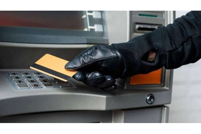 Bank kartlarından oğurluq edənlər saxlanıldı 