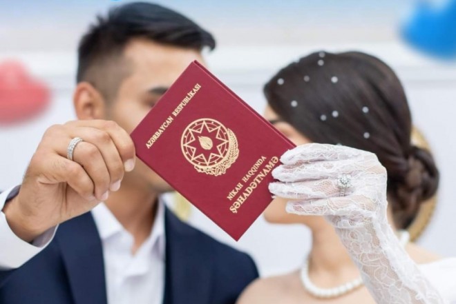 Evlənmək istəyənlərin NƏZƏRİNƏ: Ən məşhur toy tarixi açıqlandı