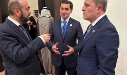Hikmət Hacıyev, Ceyhun Bayramov və Mirzoyan SÖHBƏT EDİBLƏR