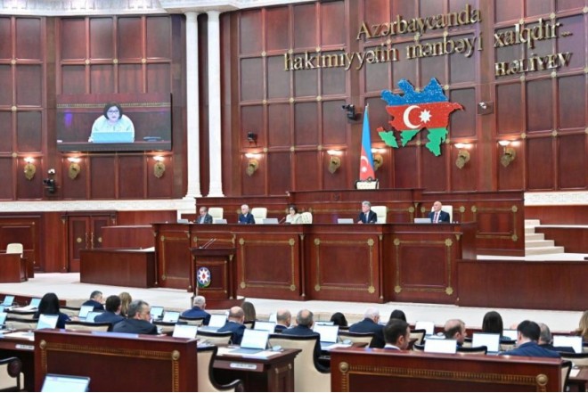 Deputatlar Prezident və xanımını təbrik etdi 