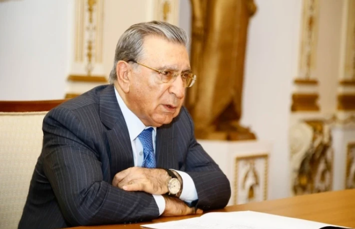 Ramiz Mehdiyev əsa ilə istintaqa getdi - 7 saat dindirildi