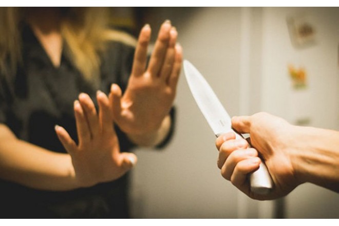 Arvadını təqib edib - Məktəbdə bıçaqladı 