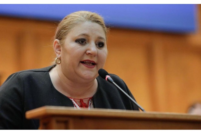 Rumıniyalı deputat Zelenskinin parlamentdə çıxışına sərt etiraz edib