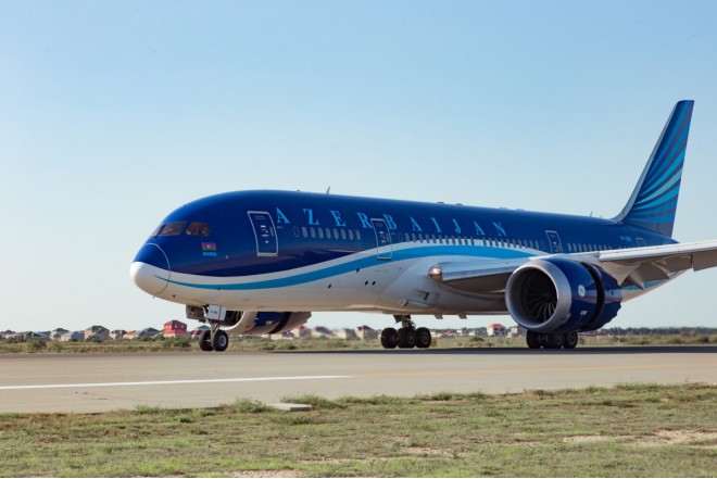 AZAL təyyarəsi Rusiyada təcili eniş etdi