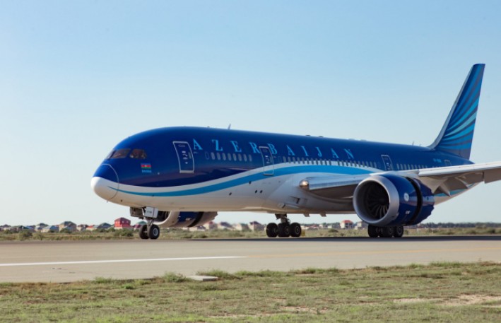 AZAL təyyarəsi Rusiyada təcili eniş etdi