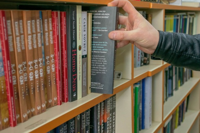 Kitab tanıtmaq fərqli bir haldır 