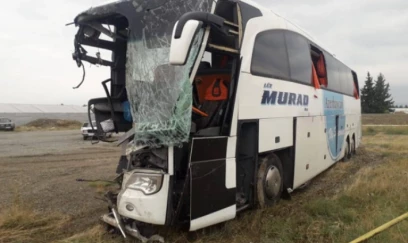 Qazaxıstanda dəhşətli qəza – Yük maşını avtobusla toqquşdu, 12 nəfər həlak oldu