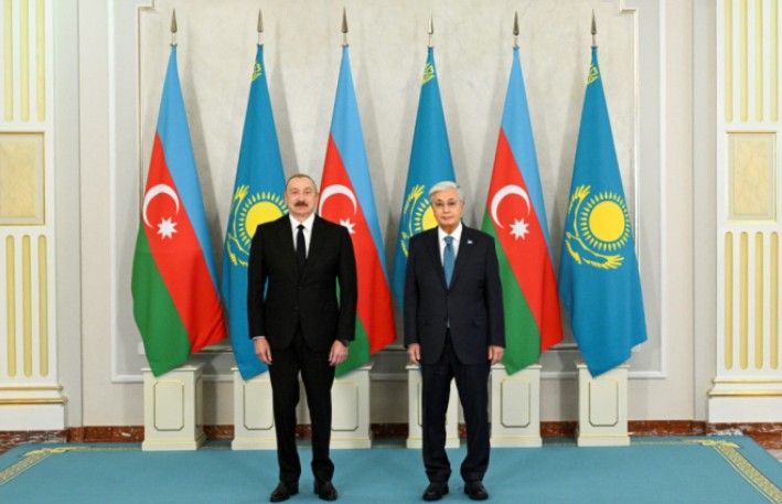 İlham Əliyev Tokayevi Təbrik etdi