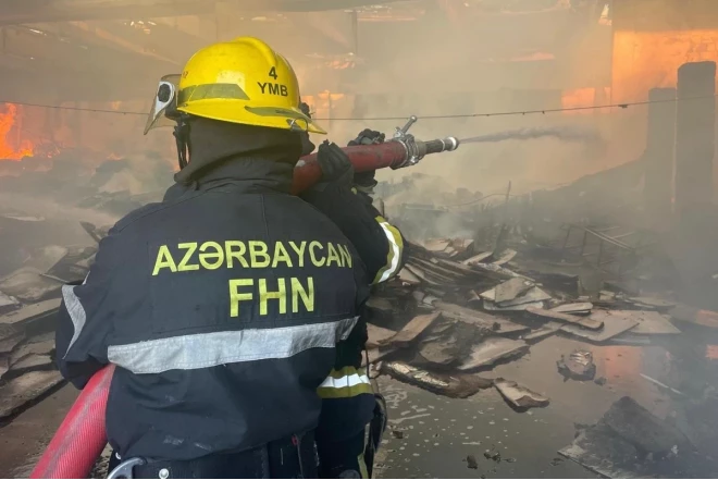Bakıda ev yanıb, xəsarət alan var