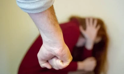 Həyat yoldaşına fiziki zor tətbiq edən şəxs saxlanılıb 