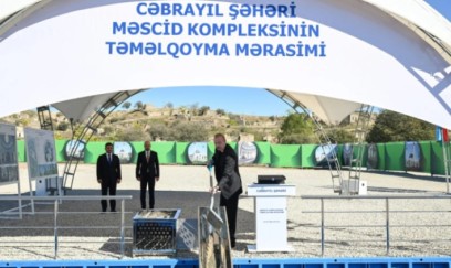 İlham Əliyev Cəbrayıl şəhər məscidinin təməlini qoydu - FOTOLAR