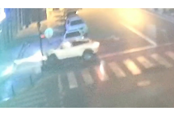 Bakıda sərxoş sürücü mərkəzdə qəza törətdi - ANBAAN VİDEO