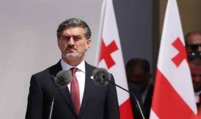 Gürcüstan Prezidenti üç müxalifət partiyasının bağlanmasını dəstəkləyib 