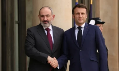 Paşinyan Fransada Makronla görüşdü 