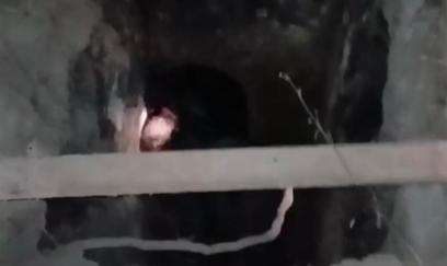 65 yaşlı kişi 3 metrlik quyuya düşdü 