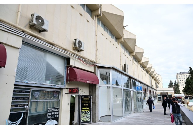 “Moskva” univermağının binasında qanunsuz təmir işləri aparılıb - FOTOLAR