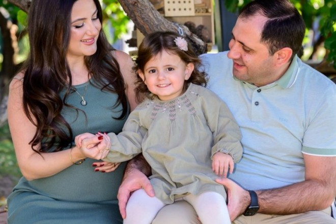 Nazir hamilə arvadının şəklini PAYLAŞDI - Tənqid olundu