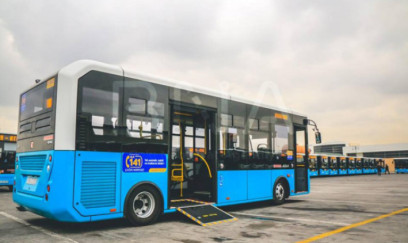 160 nömrəli avtobusda GƏRGİNLİK - Sürücü sərnişinləri təhqir etdi