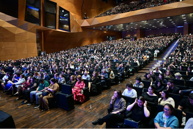 Eyyub Hüseynzadənin təşkilatçılığı ilə duyğu dolu Nilufər konserti - FOTOLAR