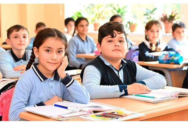 Dərsliklərdə yeni dövr: Qiymətləndirmə müsabiqə ilə olacaq + Təhsil ekspertindən AÇIQLAMA