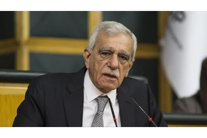 Ahmet Türk bəraət aldı, amma yenə də vəzifəsinə qayıda bilmədi