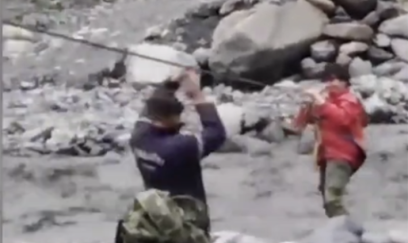 Çayda köməksiz qalan 15 yaşlı oğlan BELƏ XİLAS EDİLDİ - VİDEO