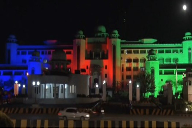 İslamabadda binalar Zəfər günü münasibətilə Azərbaycan bayrağının rəngləri ilə işıqlandırılıb 