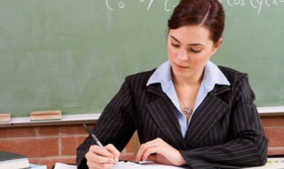 Bu müəllimlər 2 000 manatdan çox qazanır