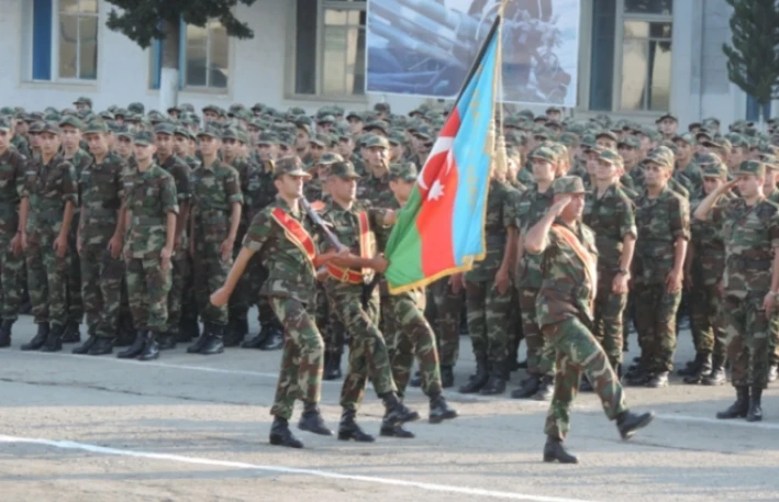 Orduya yenilik: Əsgərlər üçün xüsusi telefon icazəsi