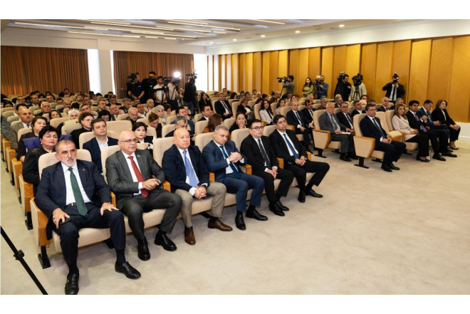 Azərbaycan mediasında ədəbi dilin qorunması gündəmdə – Konfrans keçirildi+ FOTOLAR