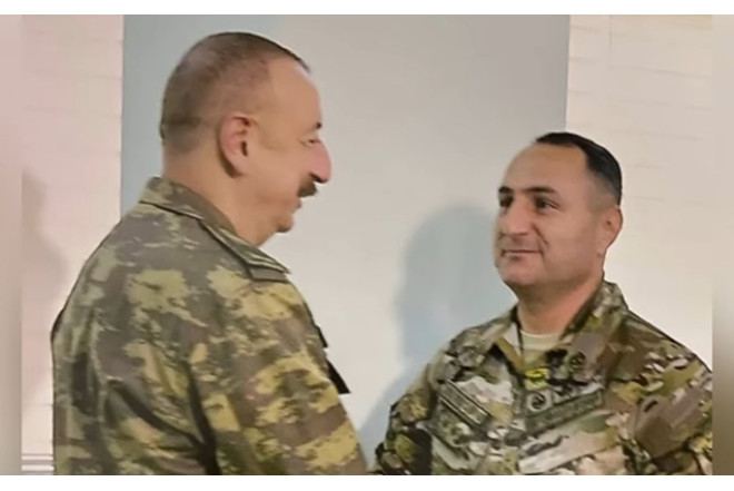 Prezidentin general-leytenant rütbəsi verdiyi zabitin NADİR FOTOSU