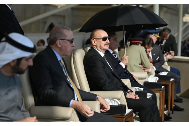 Bakıda keçirilən paraddan unudulmaz görüntülər - FOTOLAR